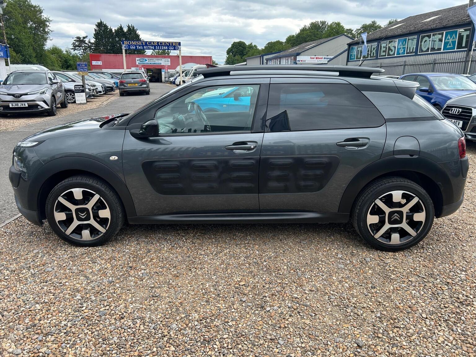 2015 Citroen C4 CACTUS 1.2 PureTech Flair Euro 6 5dr (Euro 6), exterior view 4