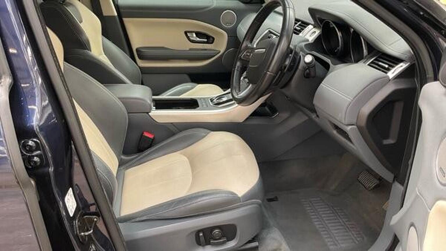 2017 Land Rover RANGE ROVER EVOQUE 2.0 TD4 SE Tech Auto 4WD Euro 6 (s/s) 5dr, exterior view 2