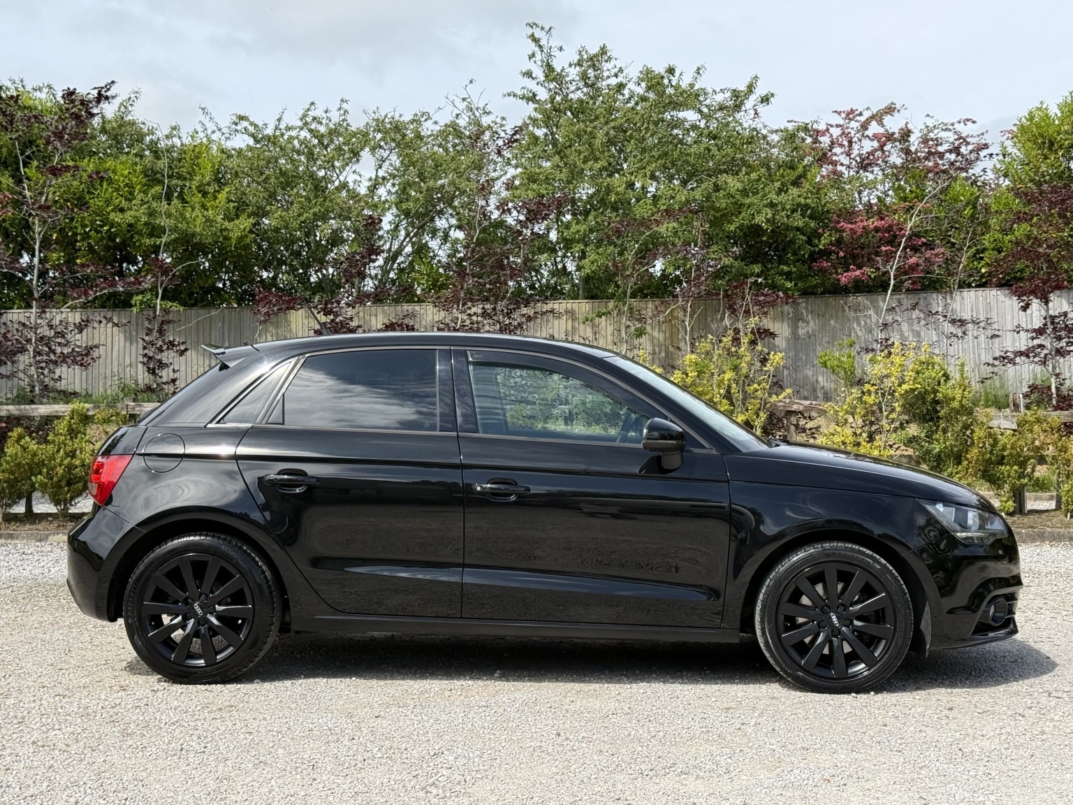 2014 Audi A1 1.6 TDI Sport, exterior view 2