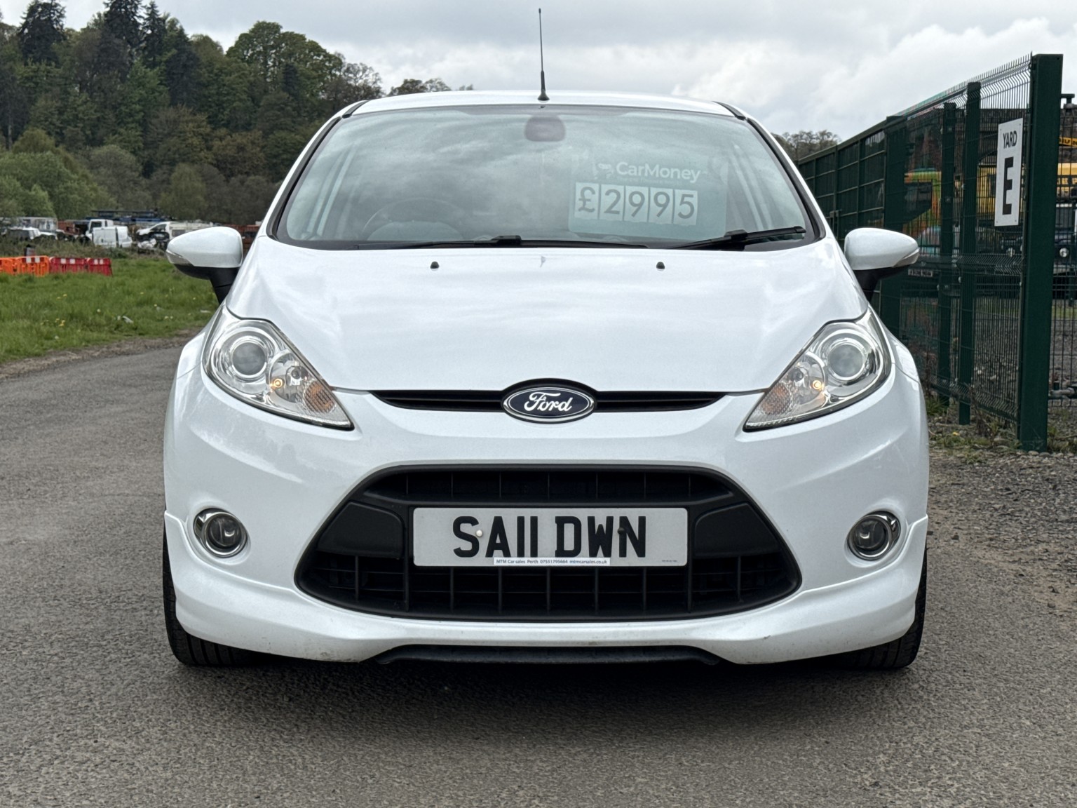 2011 Ford FIESTA 1.4 Titanium, exterior view 2