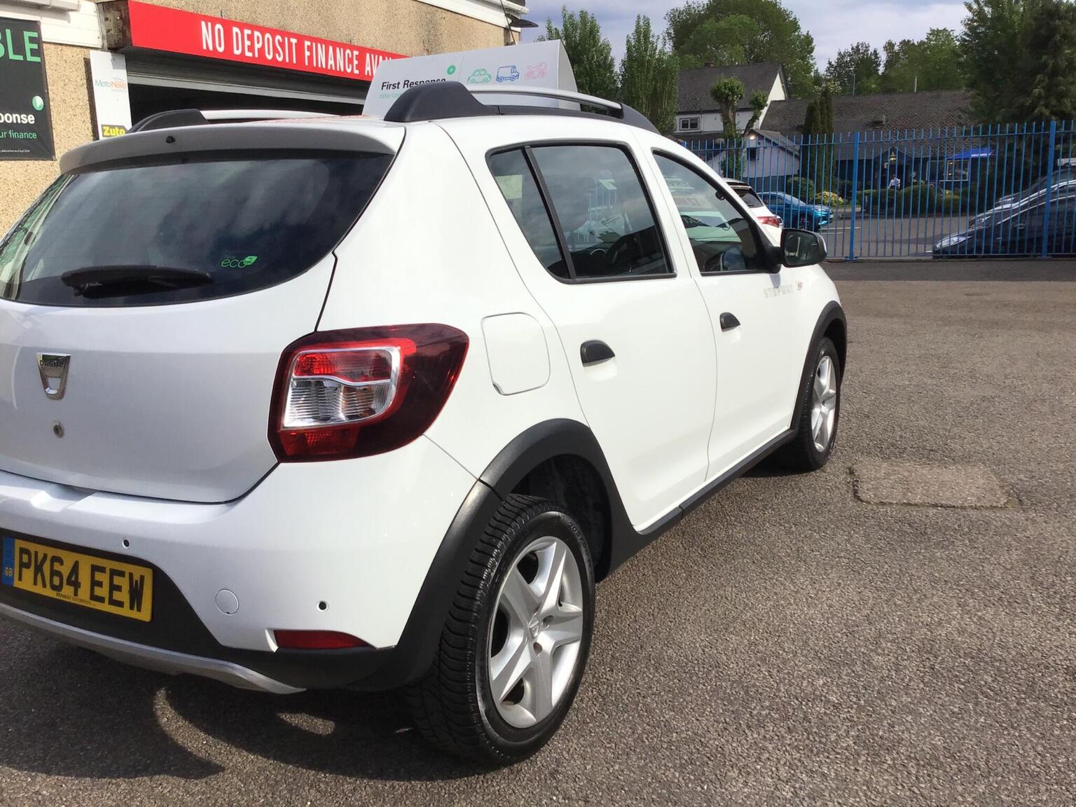 2014 Dacia SANDERO STEPWAY 0.9 TCe Laureate Euro 5 5dr, exterior view 3