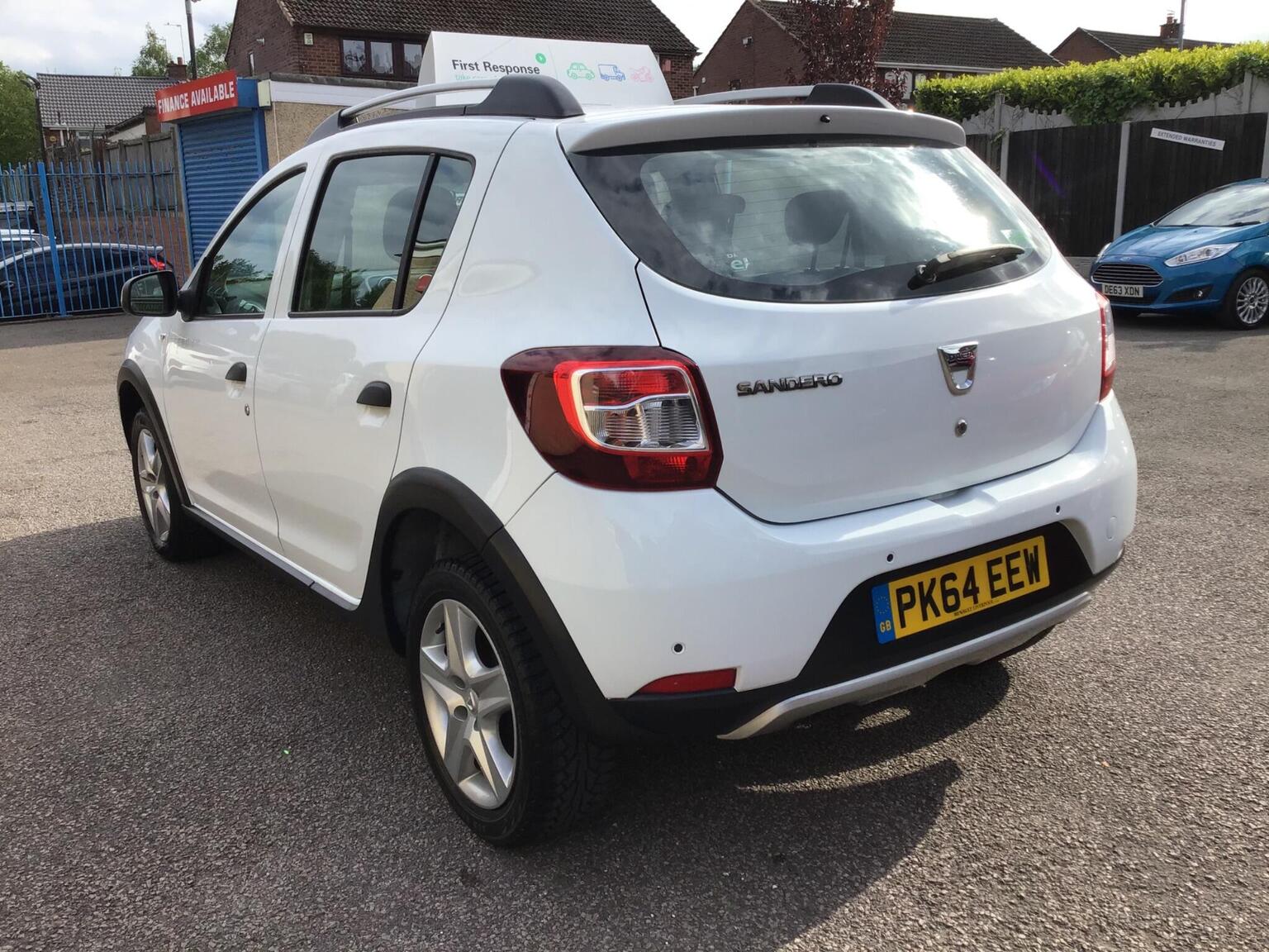 2014 Dacia SANDERO STEPWAY 0.9 TCe Laureate Euro 5 5dr, exterior view 4