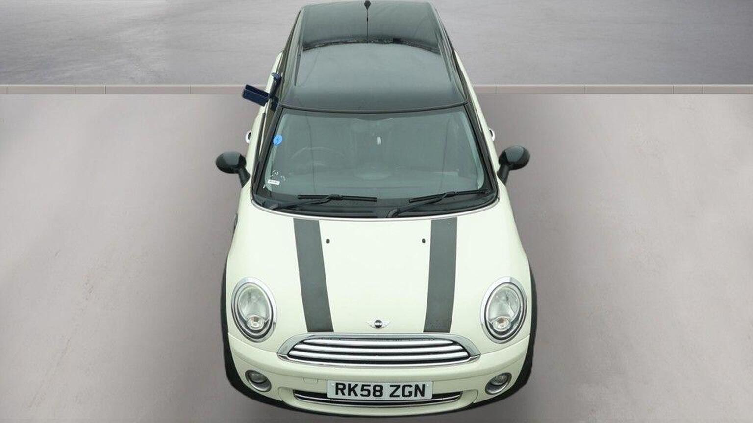 2008 MINI CLUBMAN 1.6 Cooper Euro 4 5dr, exterior view 2