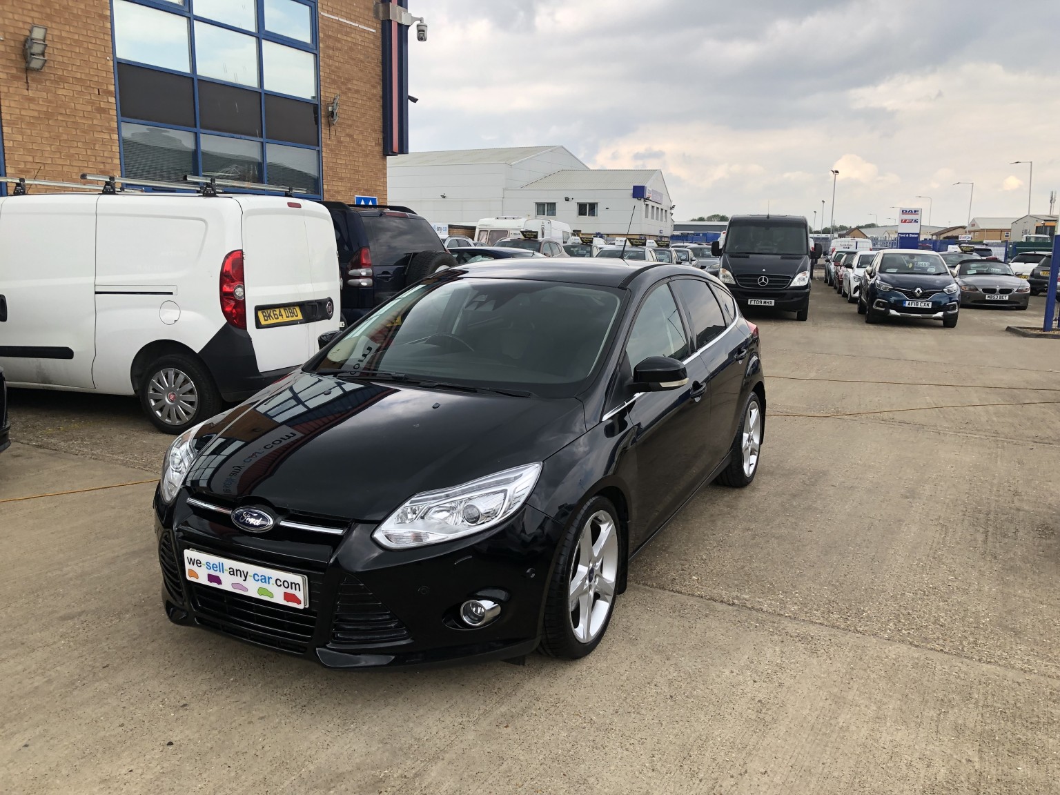 2011 Ford FOCUS 2.0 TDCi Titanium X, exterior view 4