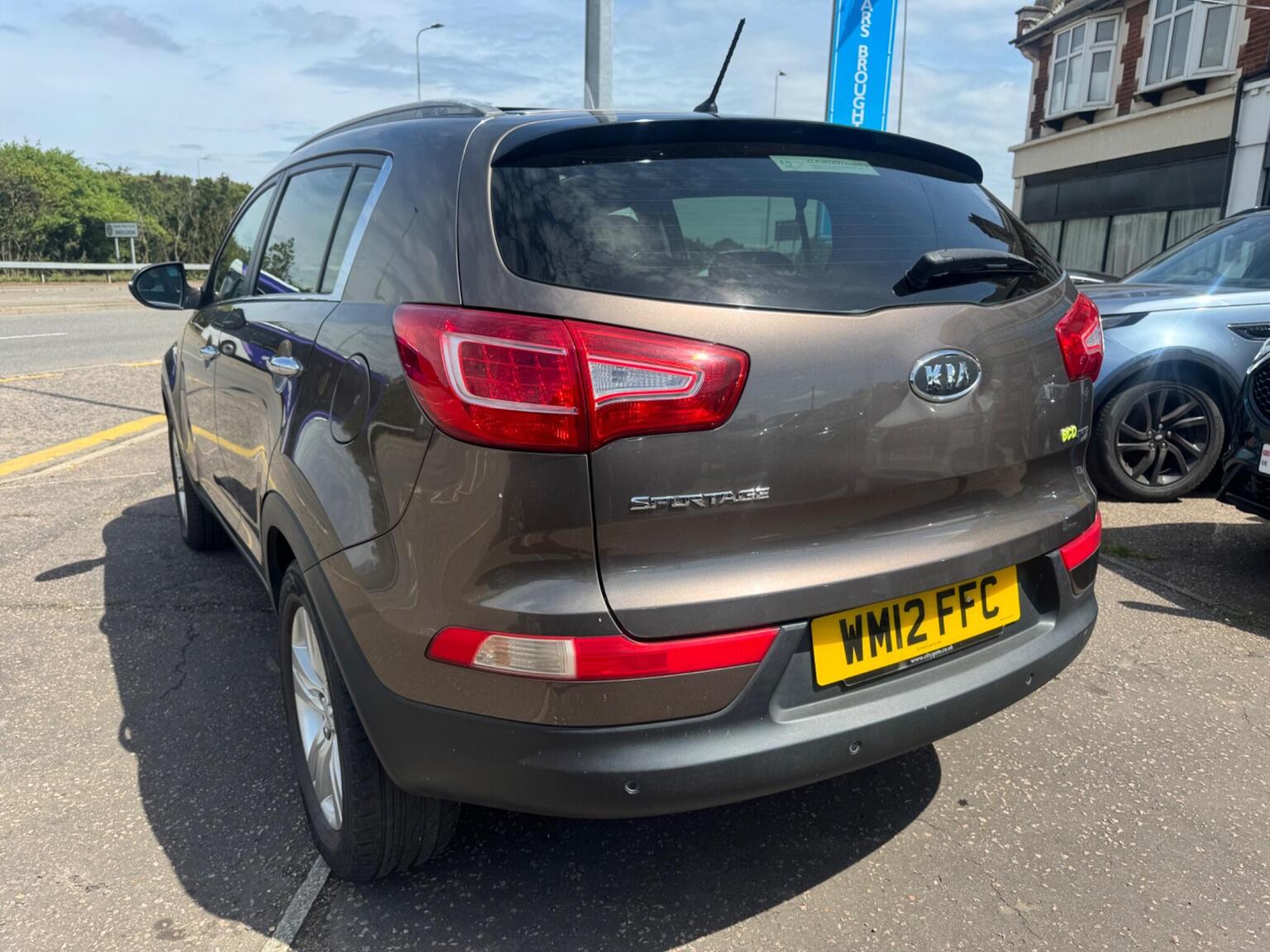 2012 Kia SPORTAGE 1.7 CRDi EcoDynamics 2 2WD Euro 5 (s/s) 5dr, exterior view 3