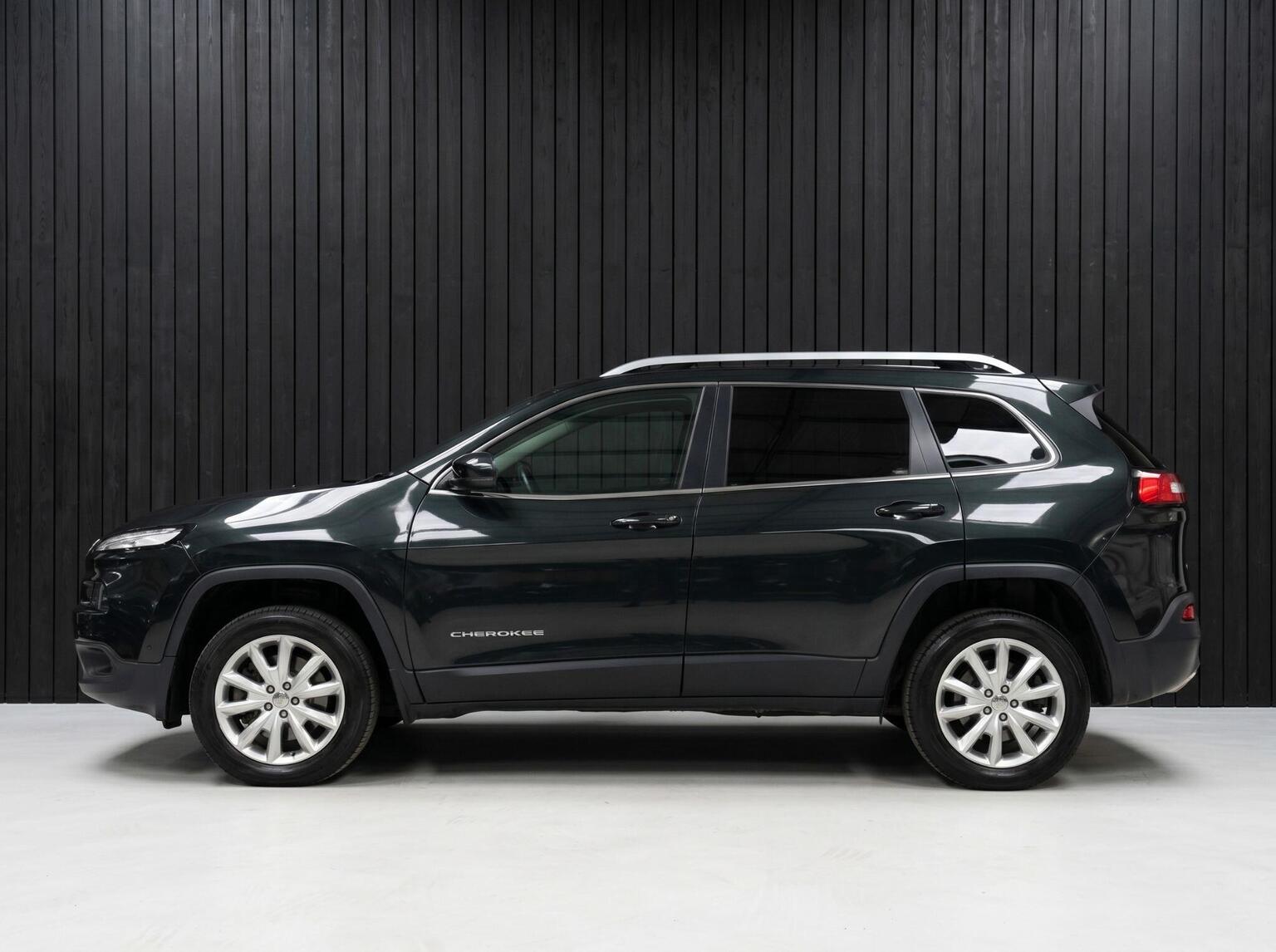 2015 Jeep CHEROKEE 2.0 CRD Limited Auto 4WD Euro 5 (s/s) 5dr, exterior view 4