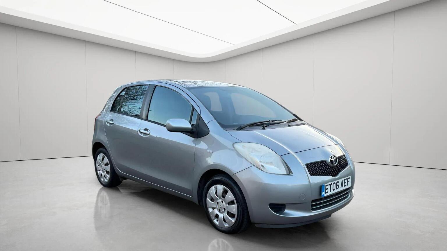 2006 Toyota YARIS 1.3 T3 Multimode 5dr, exterior view 3