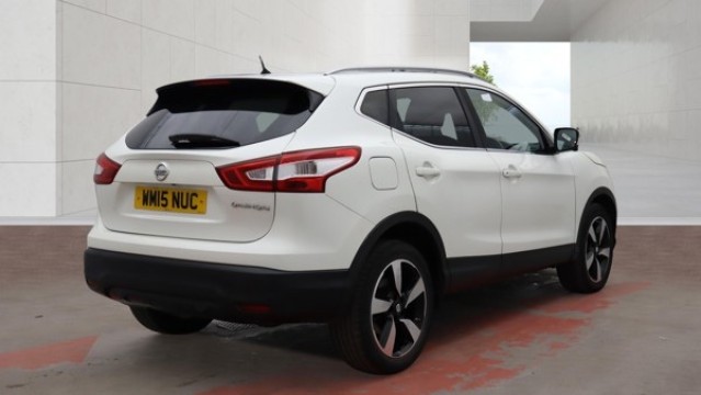 2015 Nissan QASHQAI 1.2 DIG-T n-tec+ White 5dr PANROOF+SATNAV+11 STAMPS, exterior view 4