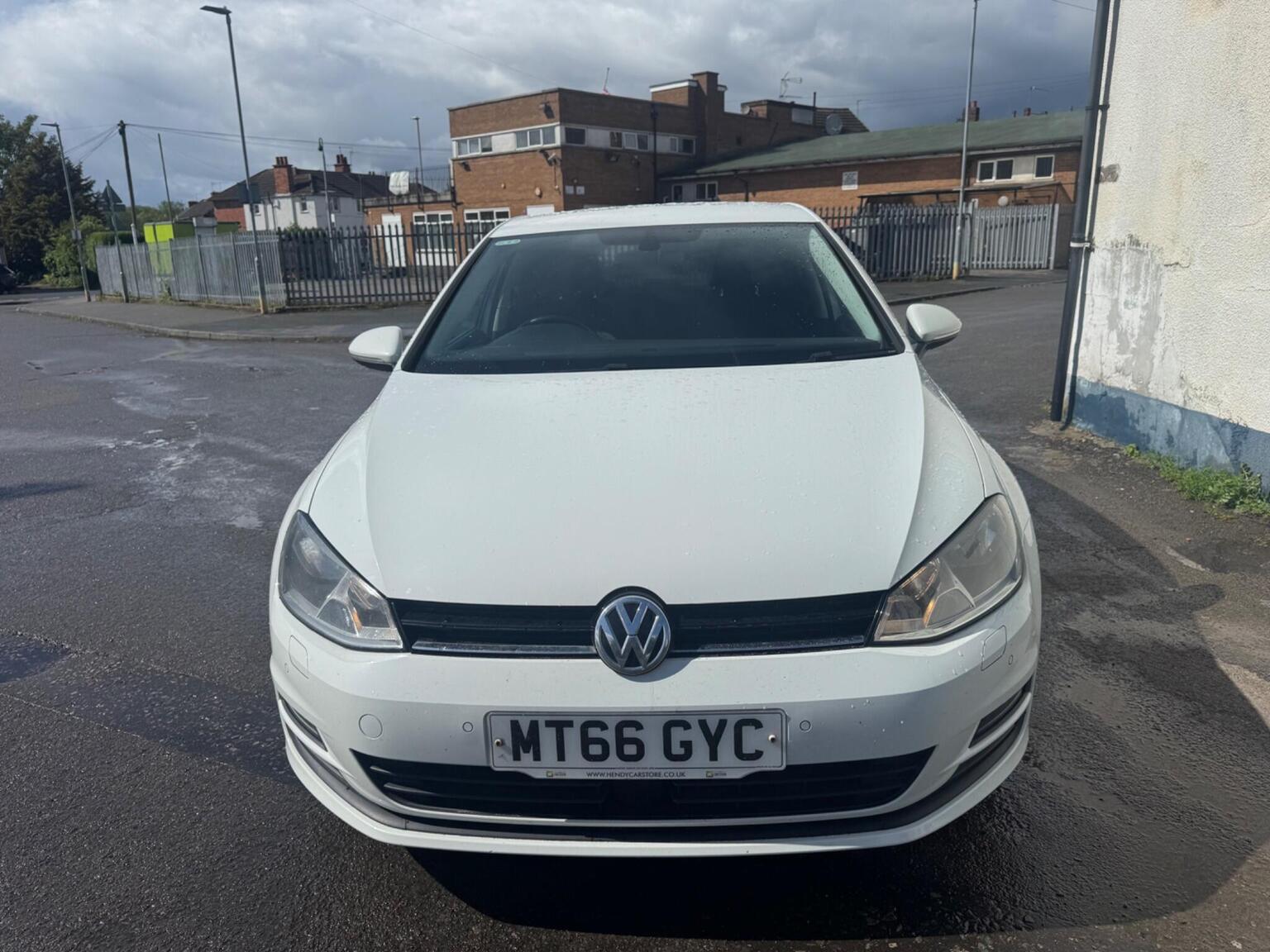 2017 Volkswagen GOLF 2.0 TDI BlueMotion Tech Match Edition DSG Euro 6 (s/s) 5dr, exterior view 3