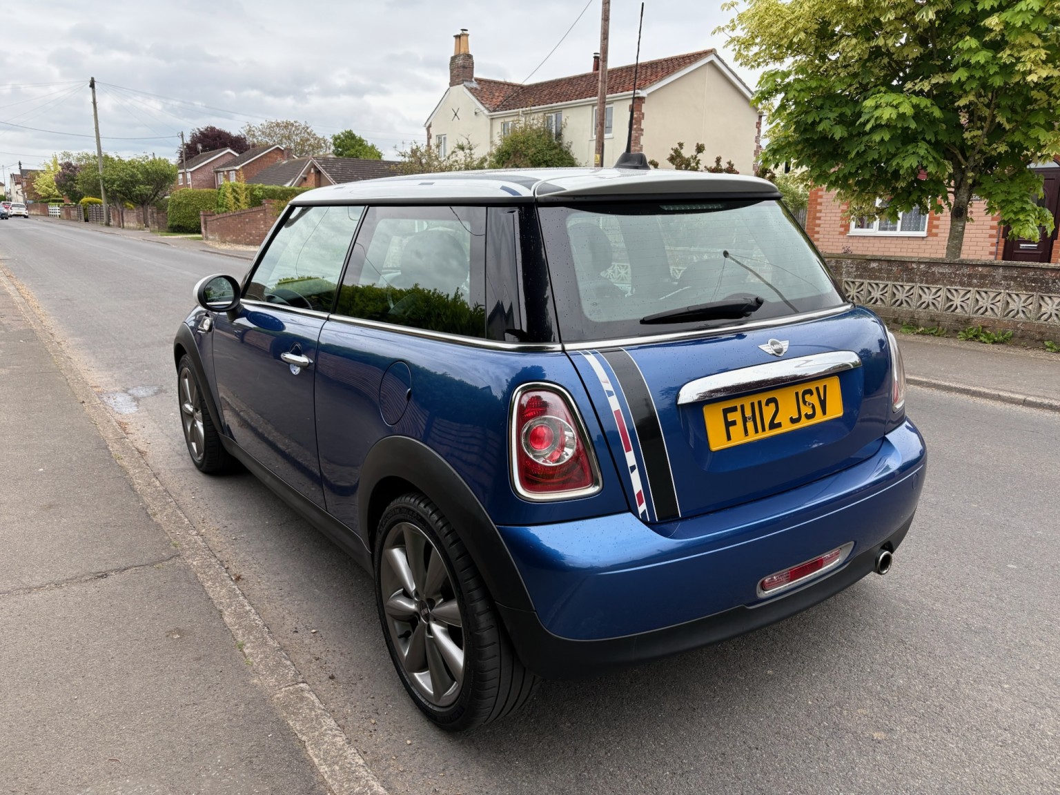 2012 MINI HATCH 1.6 Cooper London 2012 Edition Hatch, exterior view 4