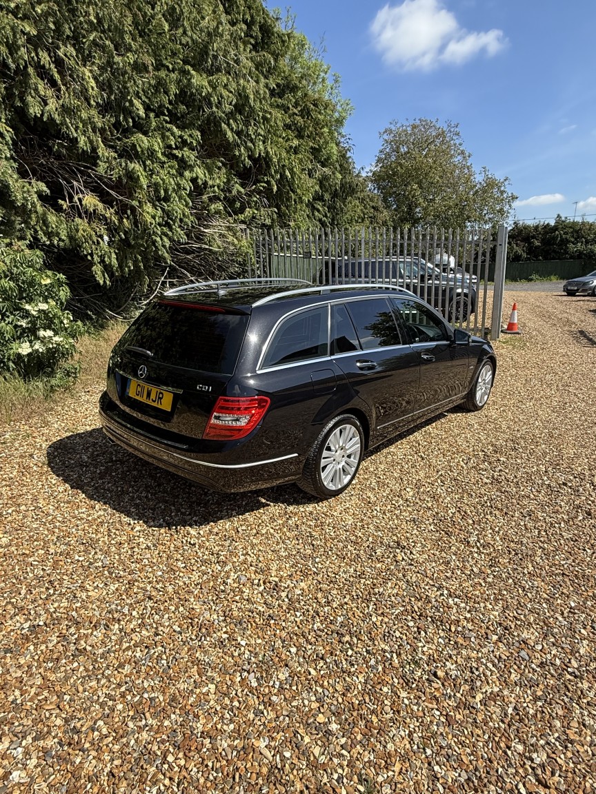 2011 Mercedes-Benz C CLASS 2.1 C250 CDI BlueEfficiency Elegance Edition 125, exterior view 3