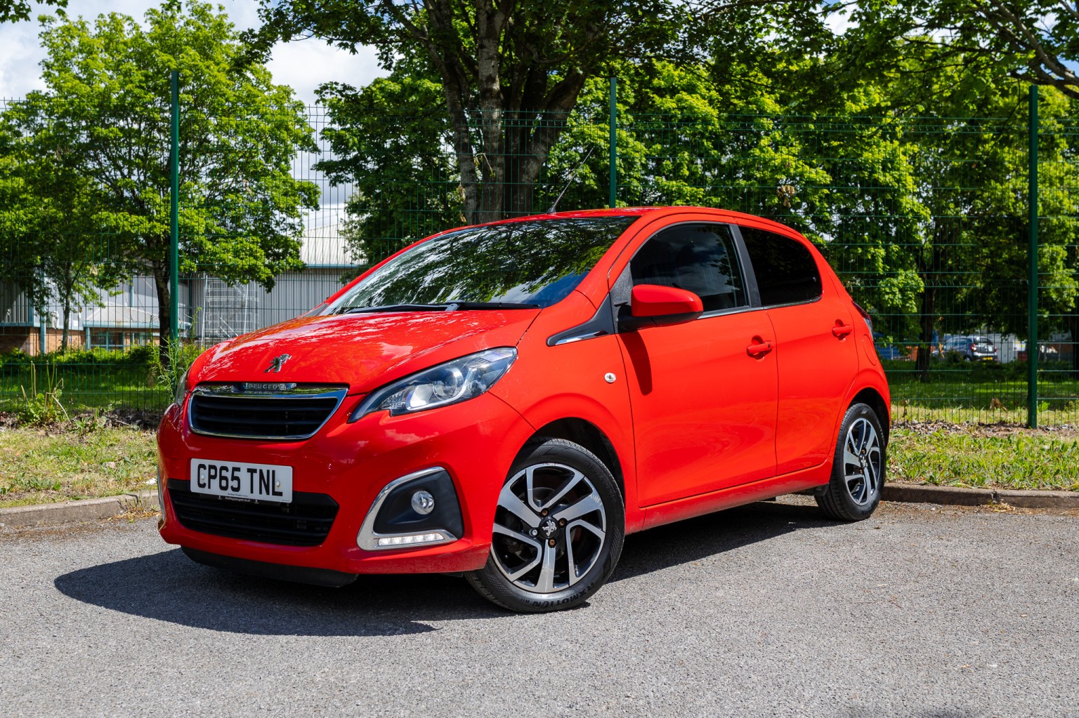 2016 Peugeot 108 1.2 PureTech Allure, exterior view 3