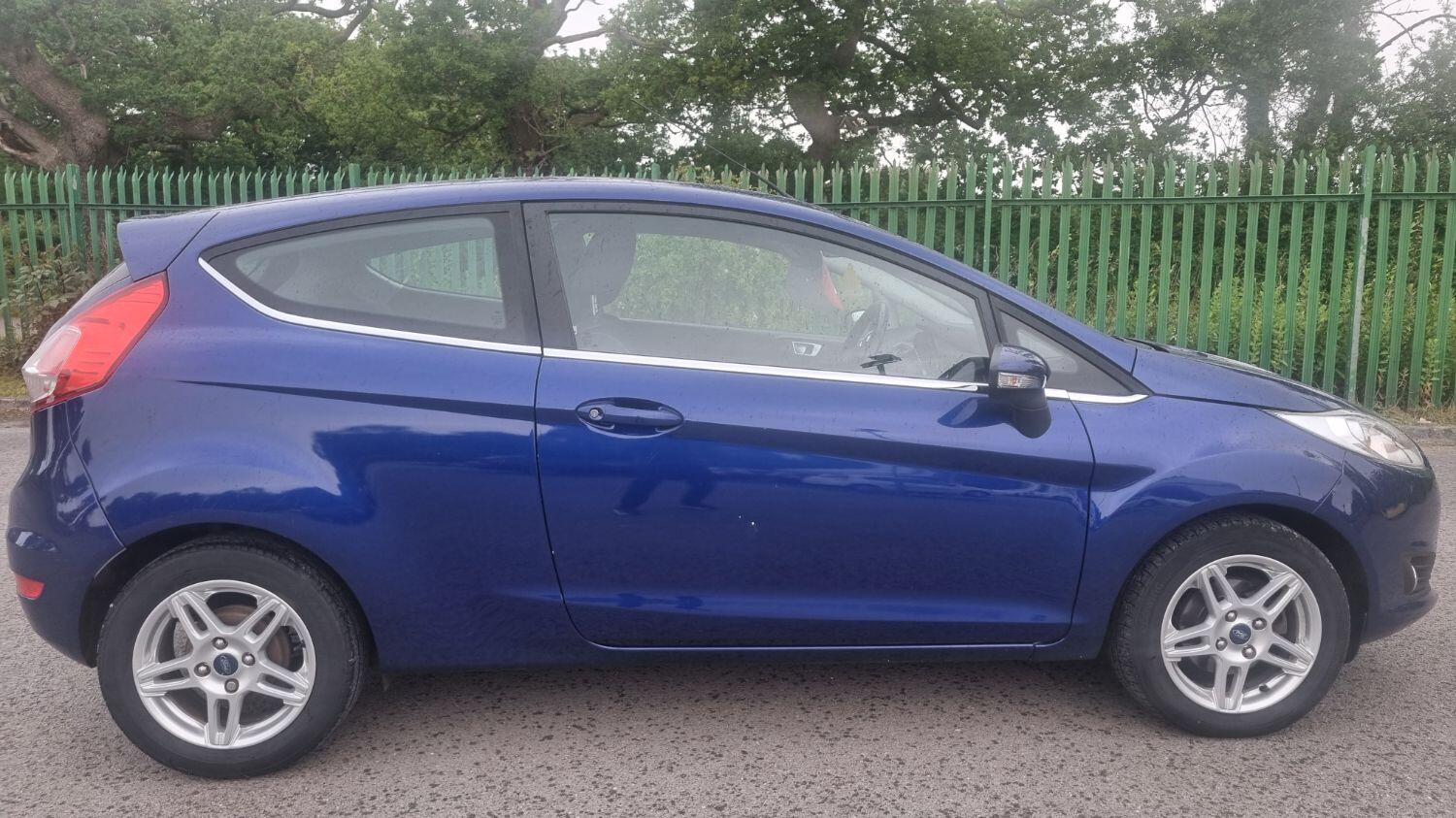 2013 Ford FIESTA 1.0 T EcoBoost Zetec, exterior view 3