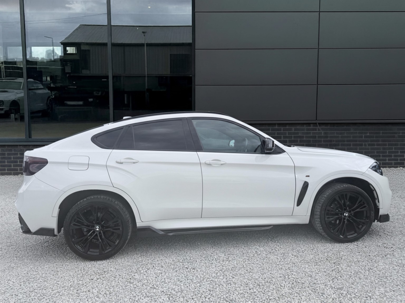 2017 BMW X6 3.0 X6 xDrive30d M Sport, exterior view 2