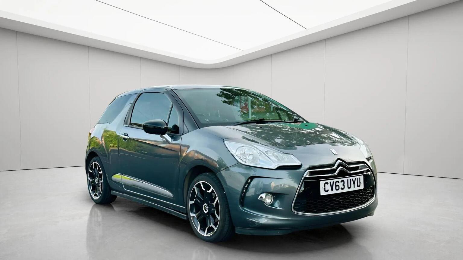 2013 Citroen DS3 1.6 VTi DStyle Plus Euro 5 3dr, exterior view 3