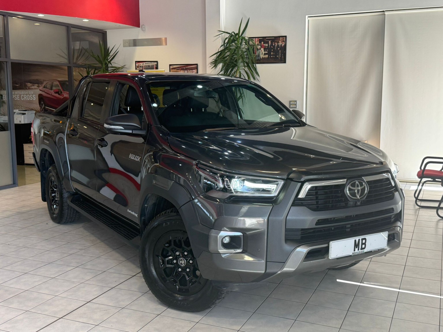 2023 TOYOTA HILUX 2.8 D-4D Invincible X