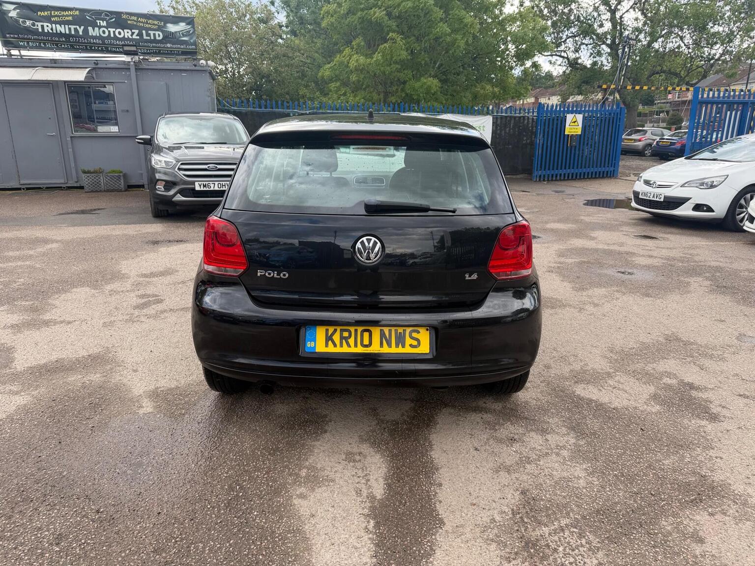 2010 Volkswagen POLO 1.4 SE DSG Euro 5 5dr, exterior view 3