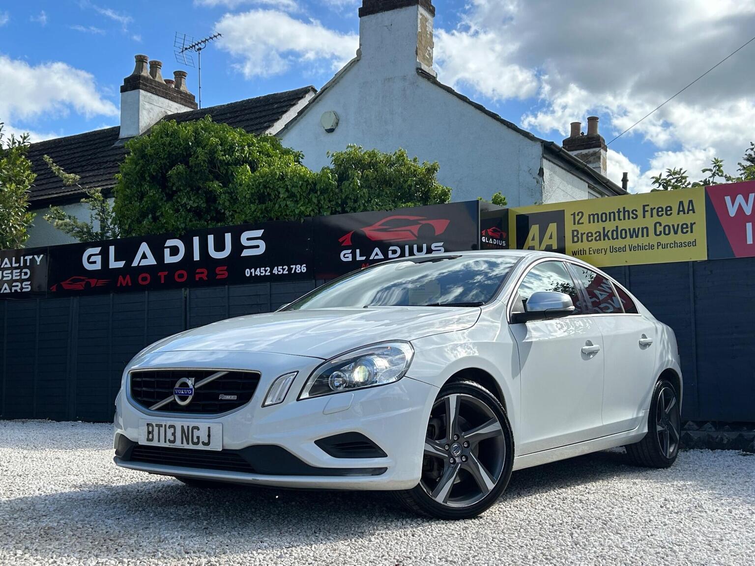 2013 Volvo S60 2.4 D5 R-Design Lux Nav Euro 5 (s/s) 4dr, exterior view 3