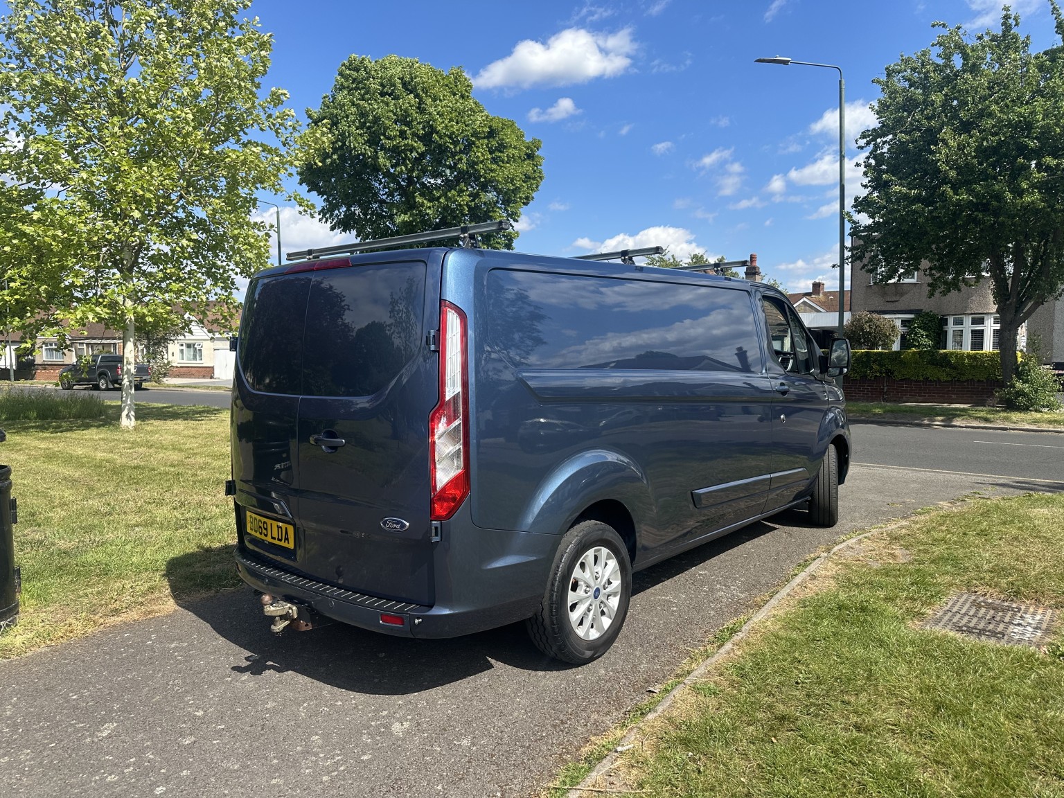 2019 Ford TRANSIT CUSTOM 2.0 300 EcoBlue Limited, exterior view 4