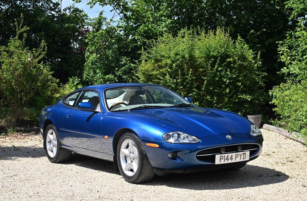 1996 Jaguar XK8 Ref 8792 - Jaguar XK8 (X100) 4.0 Coupe- JUST 44k MILES! (RHD - UK CAR) for sale, exterior front view