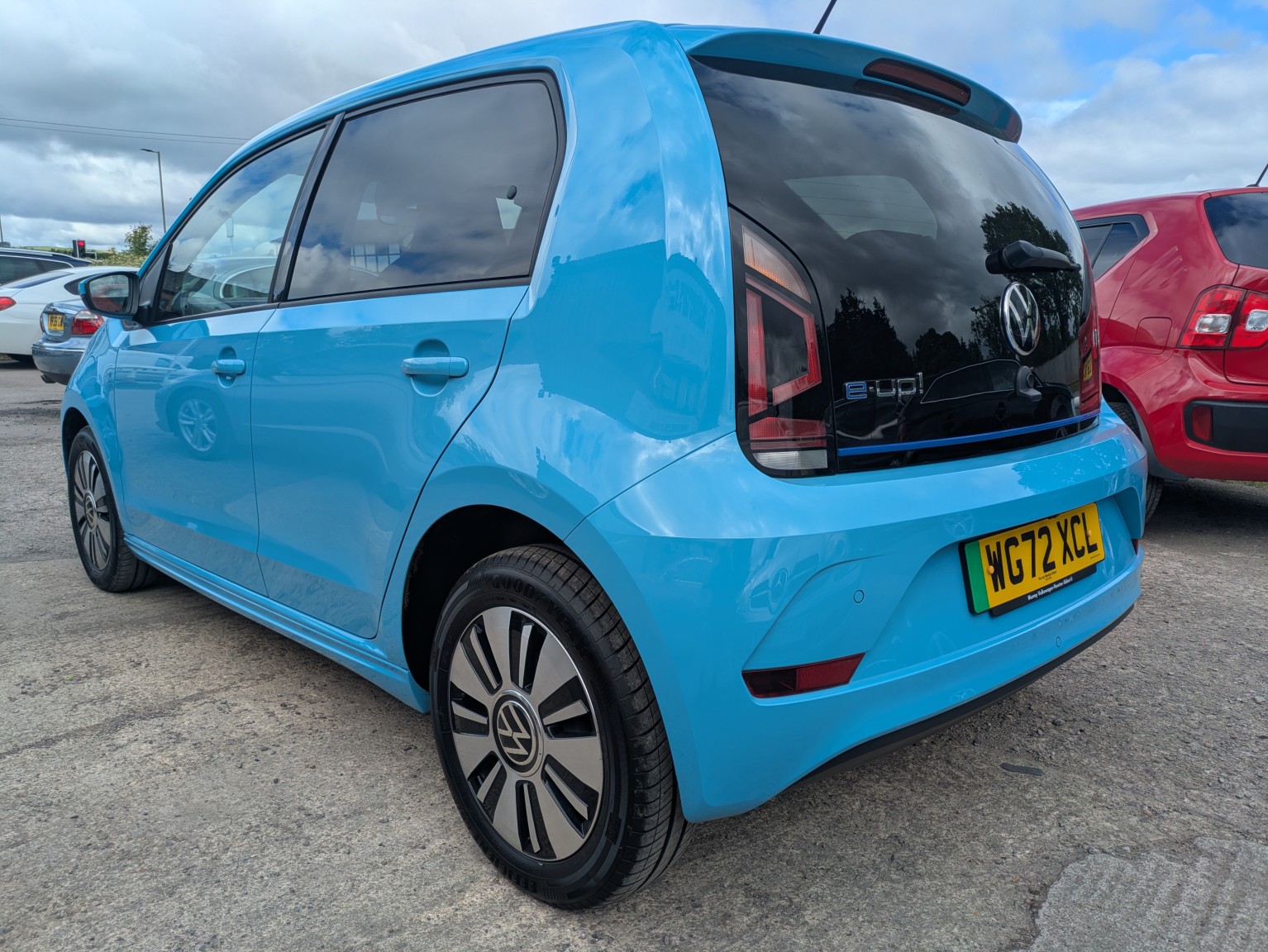 2022 Volkswagen E-UP! 36.8kWh e-up!, exterior view 4
