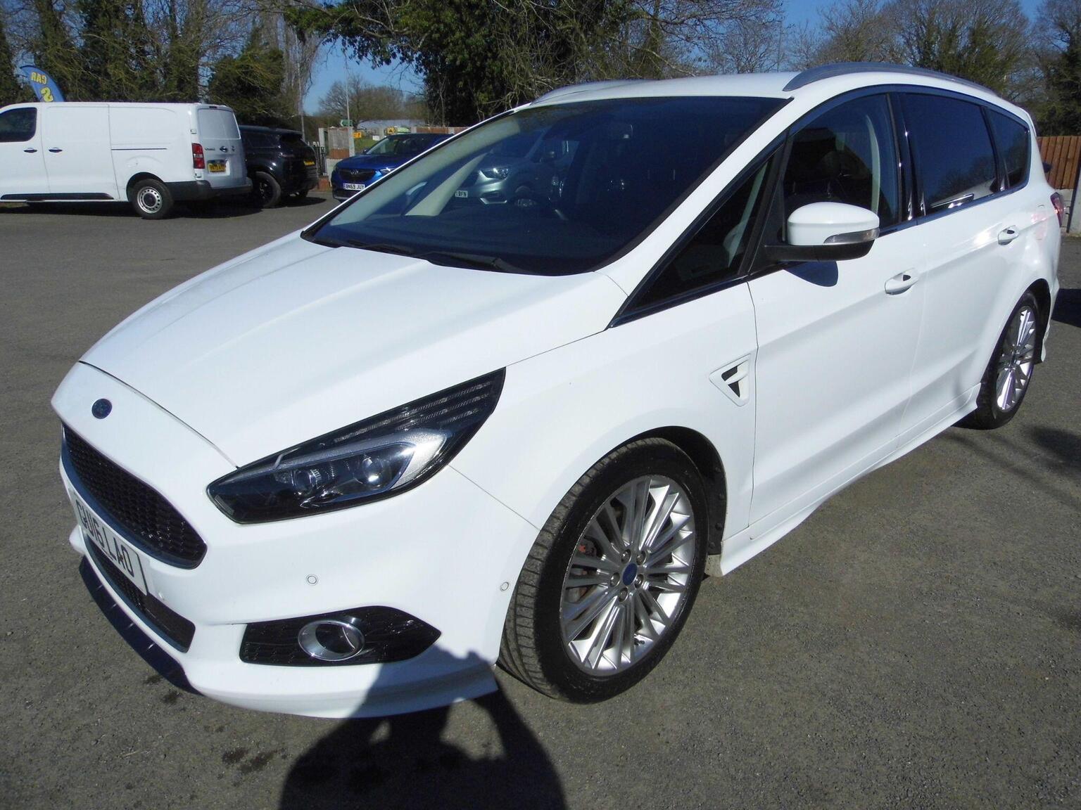 2016 Ford S-MAX 2.0 TDCi Titanium Sport Euro 6 (s/s) 5dr, exterior view 3