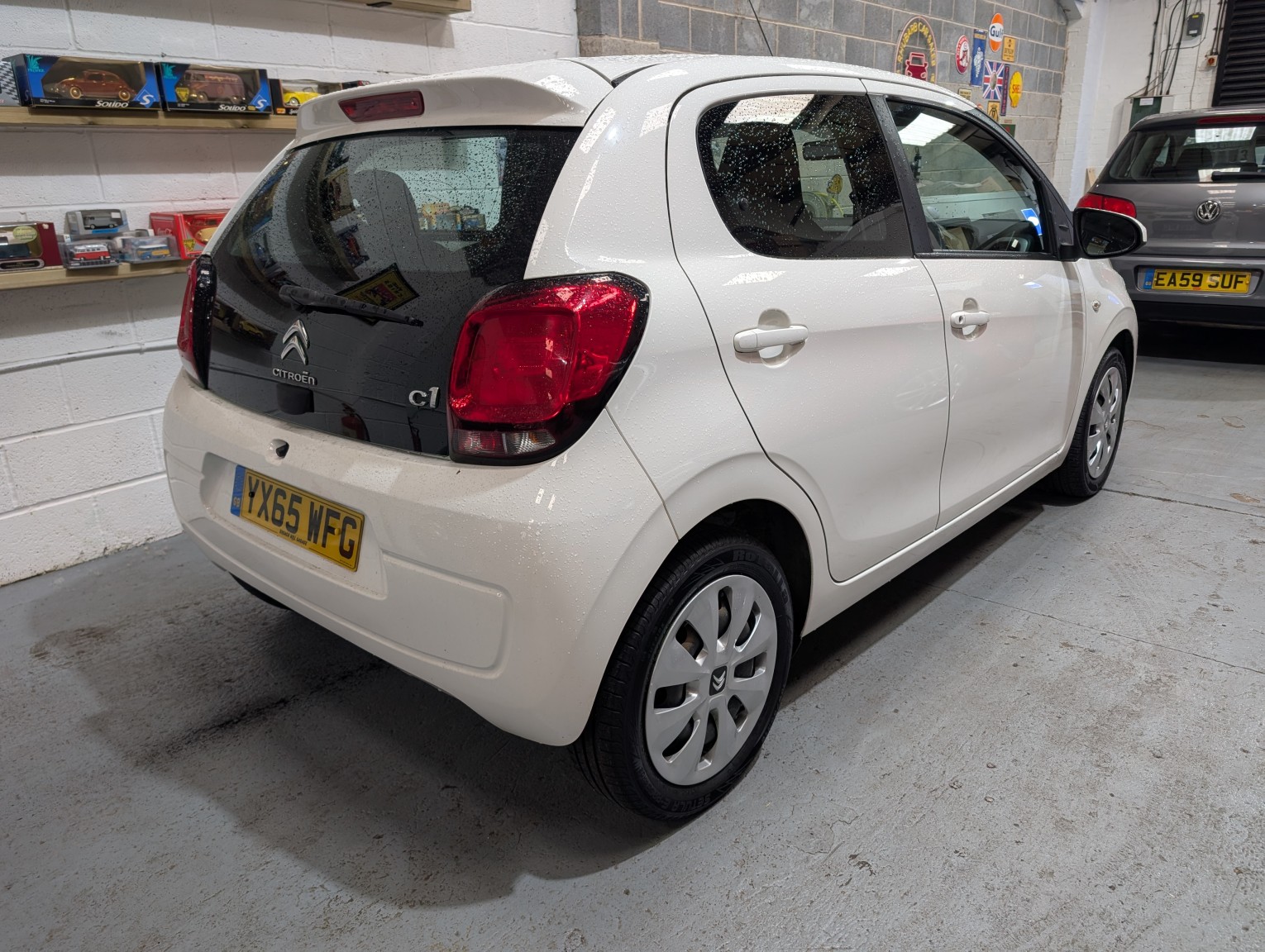 2015 Citroen C1 1.0 VTi Feel, exterior view 2