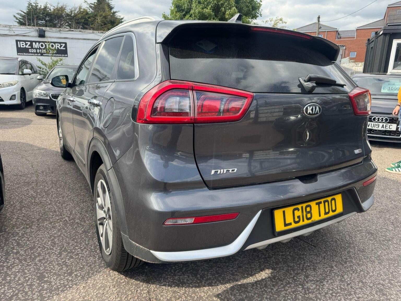 2018 Kia NIRO 1.6h GDi 2 DCT Euro 6 (s/s) 5dr, exterior view 2