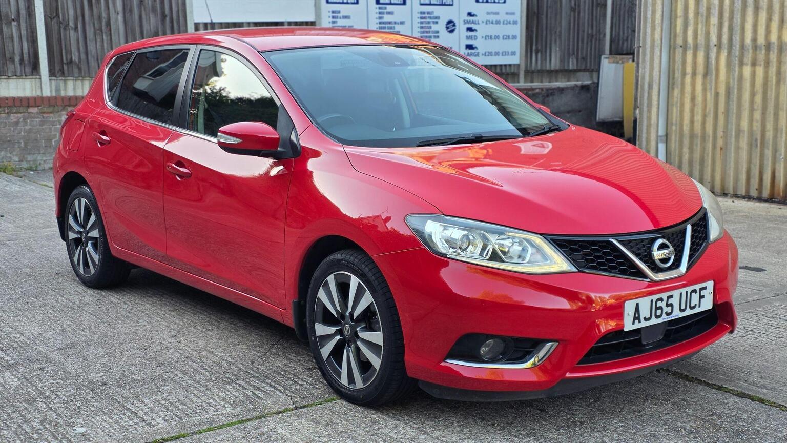 2015 Nissan PULSAR 1.2 DIG-T n-tec Euro 6 (s/s) 5dr, exterior view 4