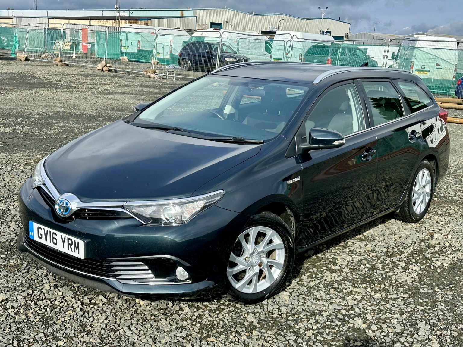 2016 Toyota AURIS 1.8 VVT-h Business Edition, exterior view 3