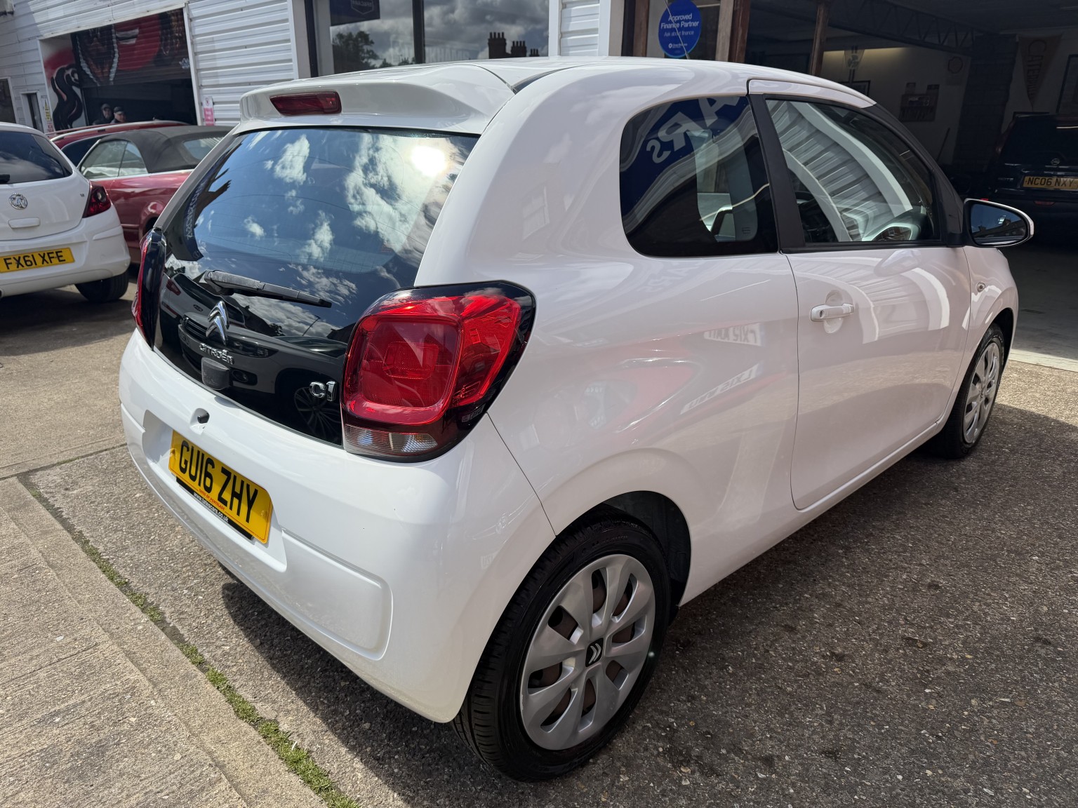 2016 Citroen C1 1.2 PureTech Feel, exterior view 3