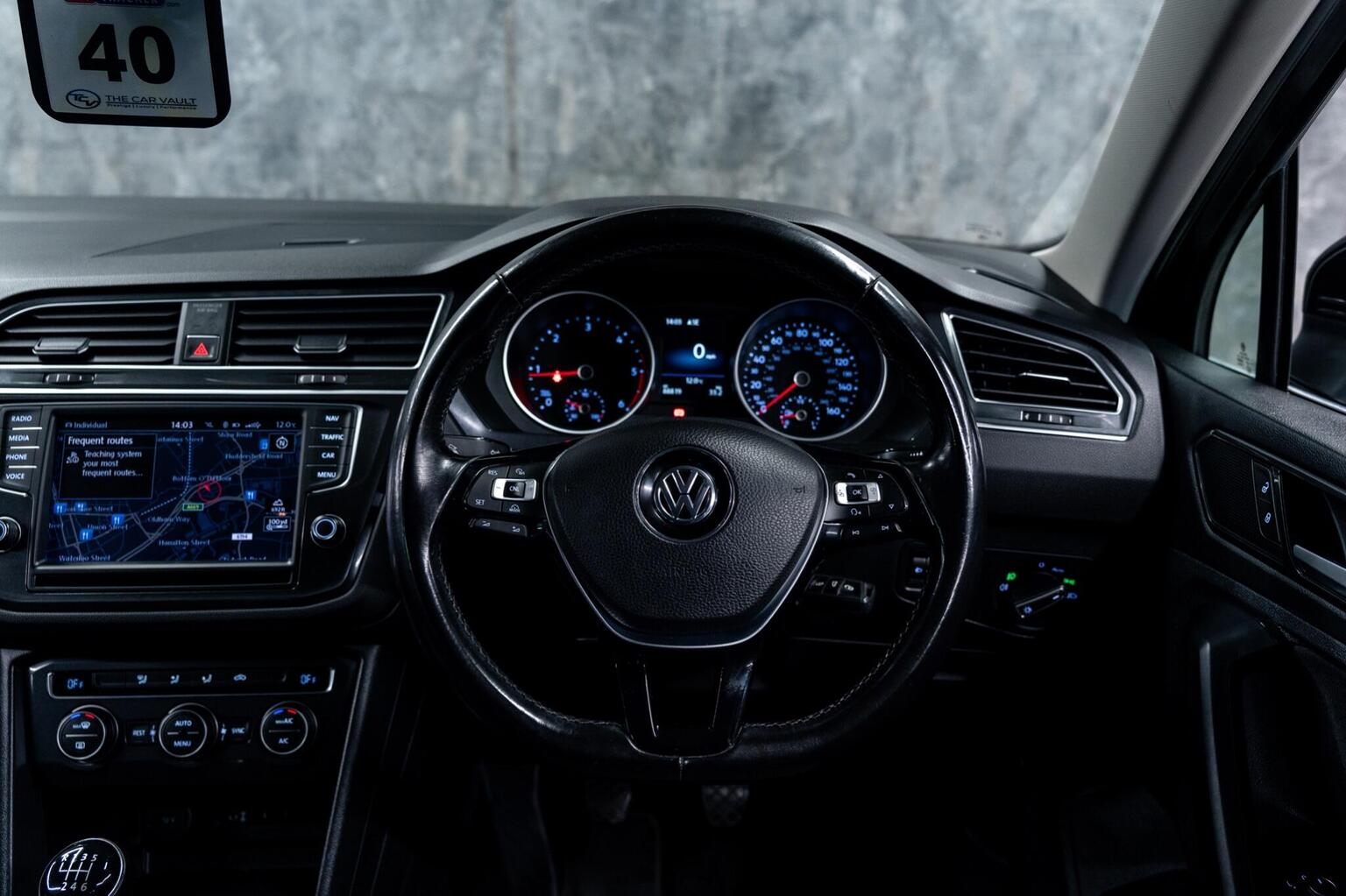 2017 Volkswagen TIGUAN 2.0 TDI BlueMotion Tech SE Navigation 4Motion Euro 6 (s/s) 5dr, exterior view 2