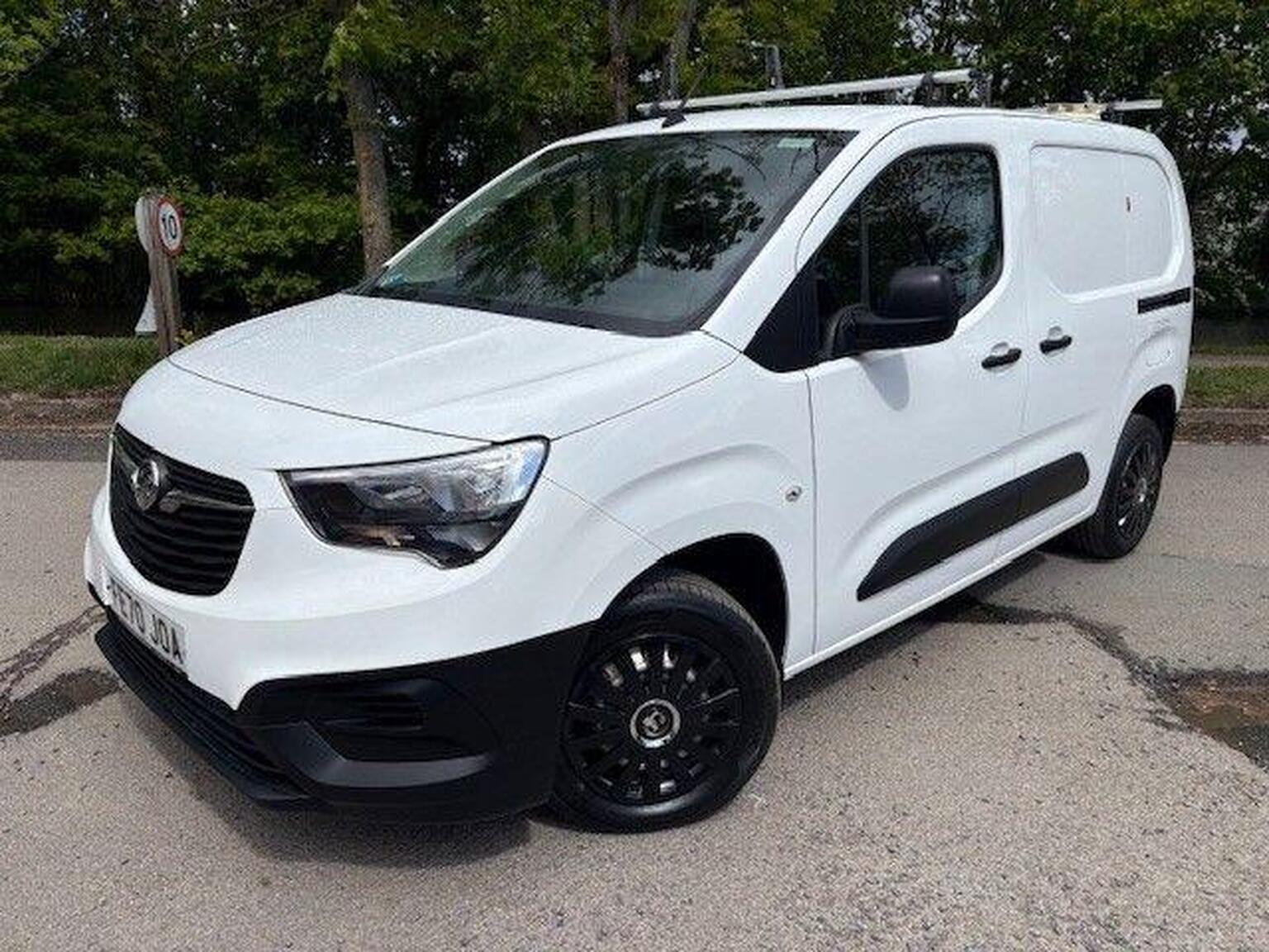 2021 Vauxhall COMBO 1.5 Turbo D 2000 Edition L1 H1 Euro 6 (s/s) 4dr, exterior view 3