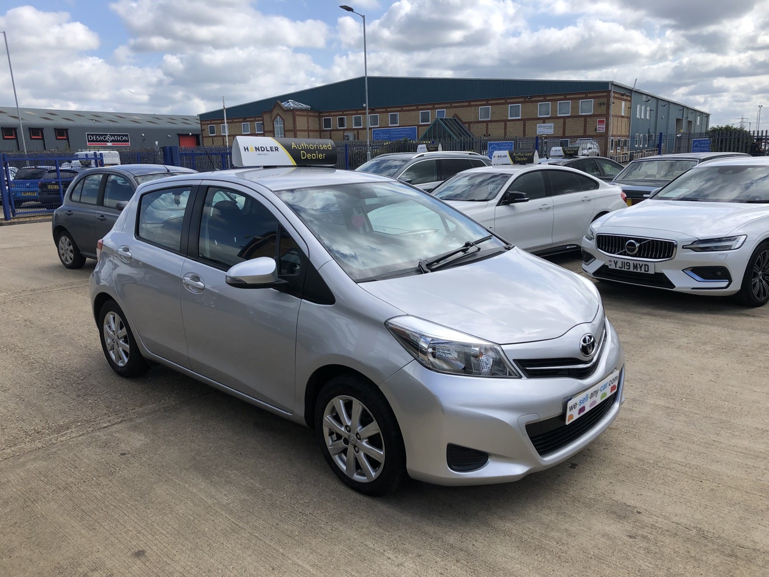 2012 Toyota YARIS 1.3 Dual VVT-i TR for sale, exterior front view