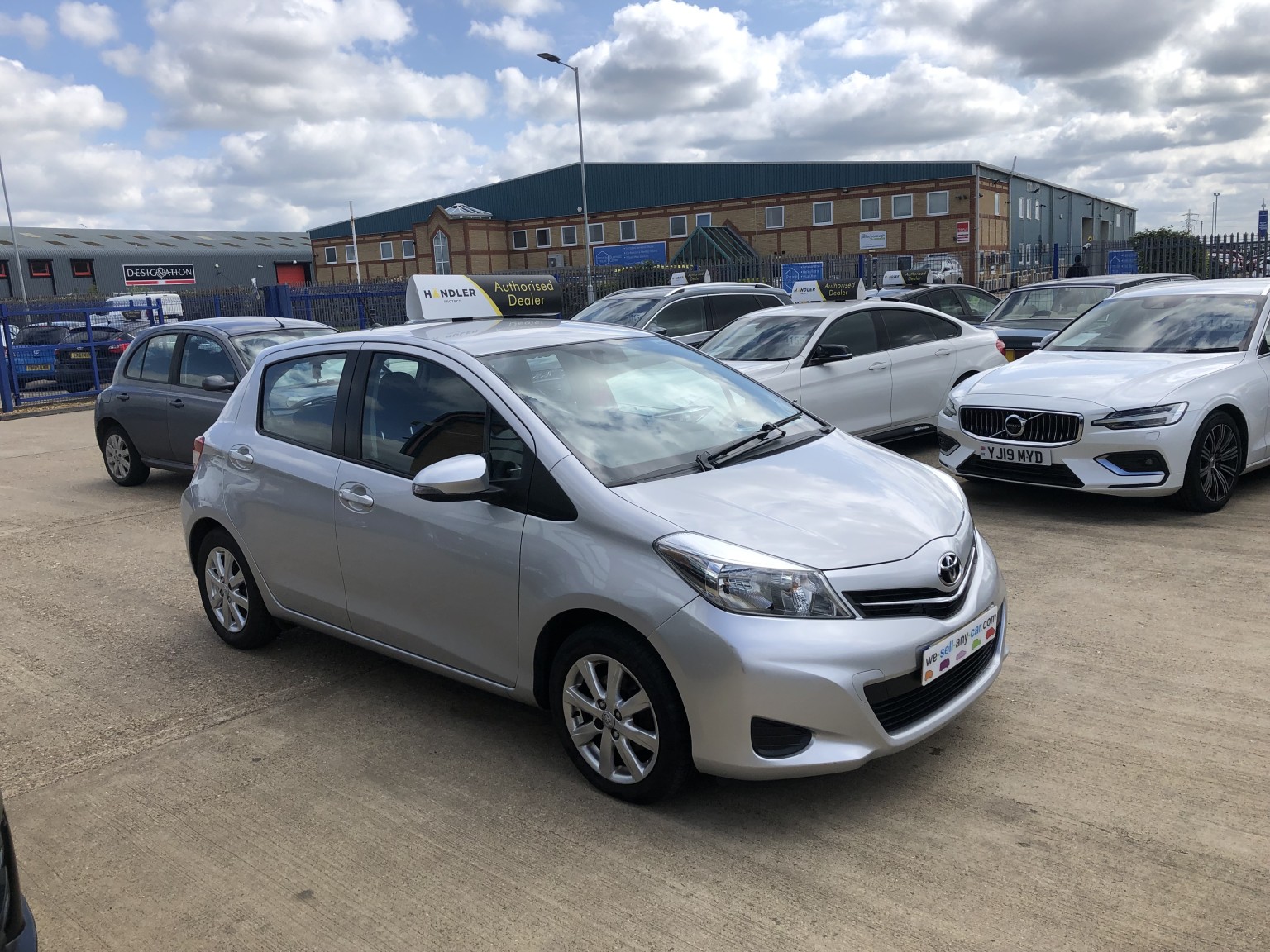 2012 Toyota YARIS 1.3 Dual VVT-i TR, exterior view 2