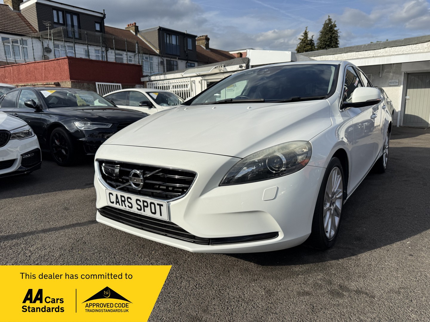 2015 Volvo V40 1.6 T4 SE FRESH IMPORT VERIFIED MILE FINANCE AVB for sale, exterior front view