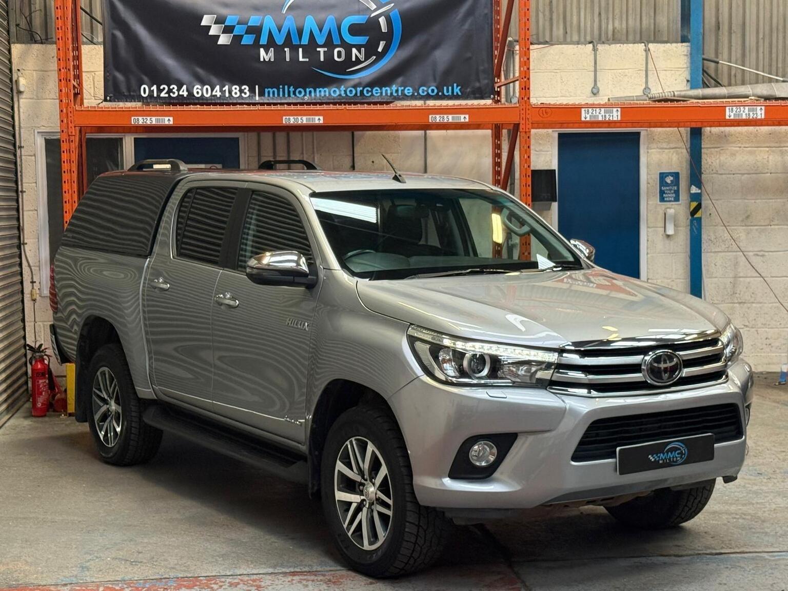 2018 TOYOTA HILUX 2.4 D-4D Invincible Auto 4WD Euro 6 (s/s) 4dr (TSS)