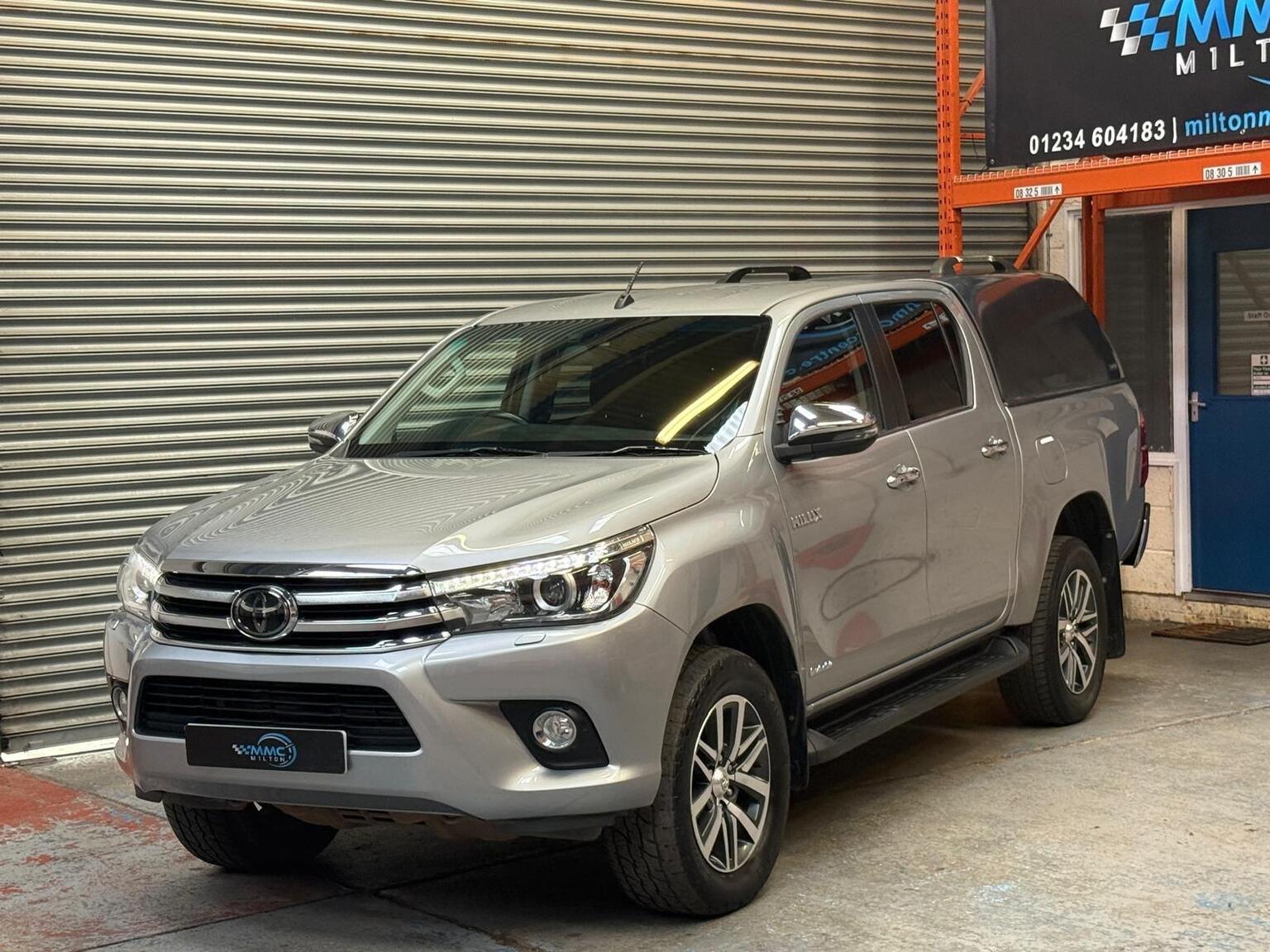 2018 Toyota HILUX 2.4 D-4D Invincible Auto 4WD Euro 6 (s/s) 4dr (TSS), exterior view 4