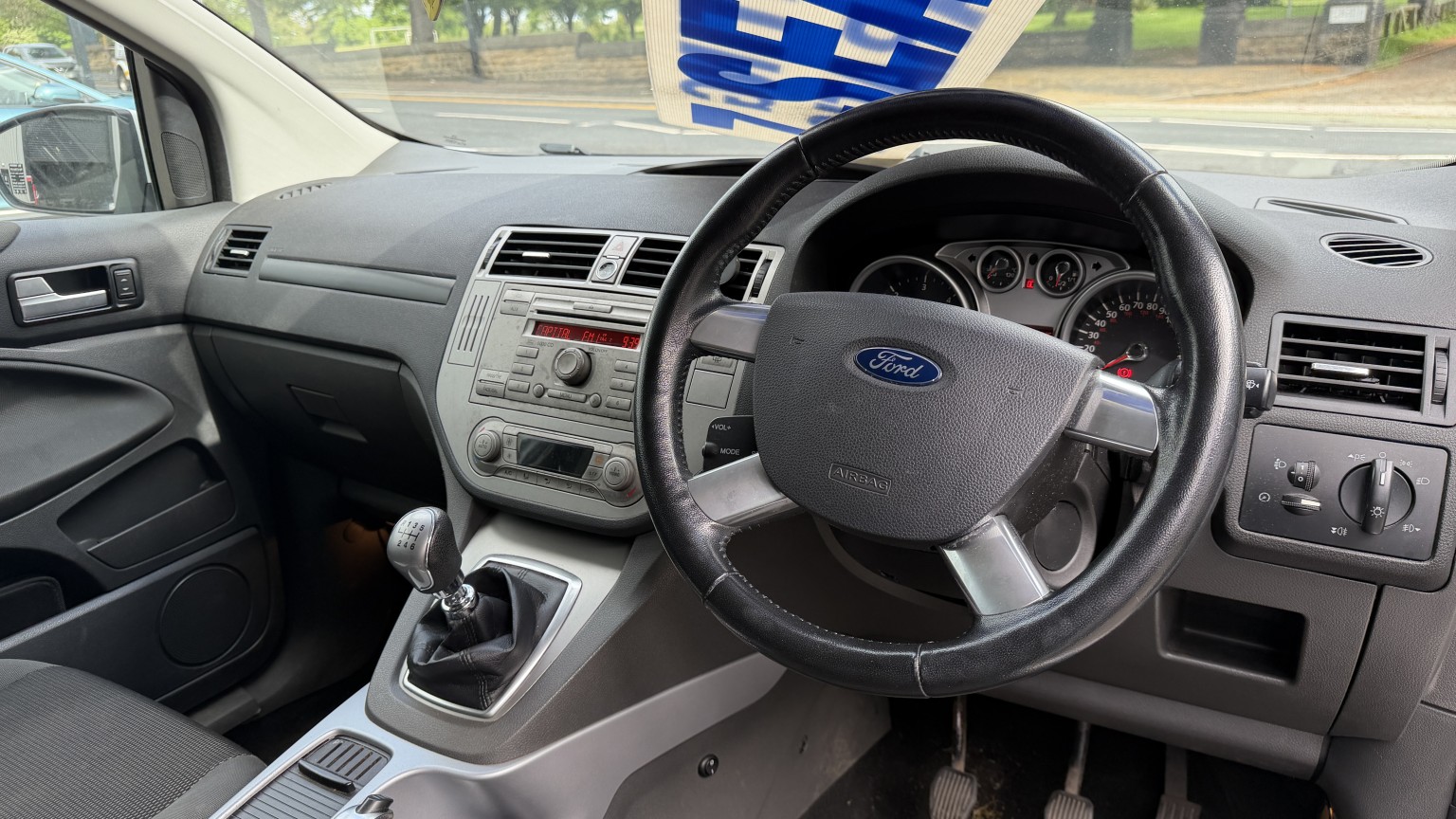 2012 Ford KUGA 2.0 TDCi Zetec Diesel White 5dr GREAT VALUE+12 STAMPS, exterior view 2
