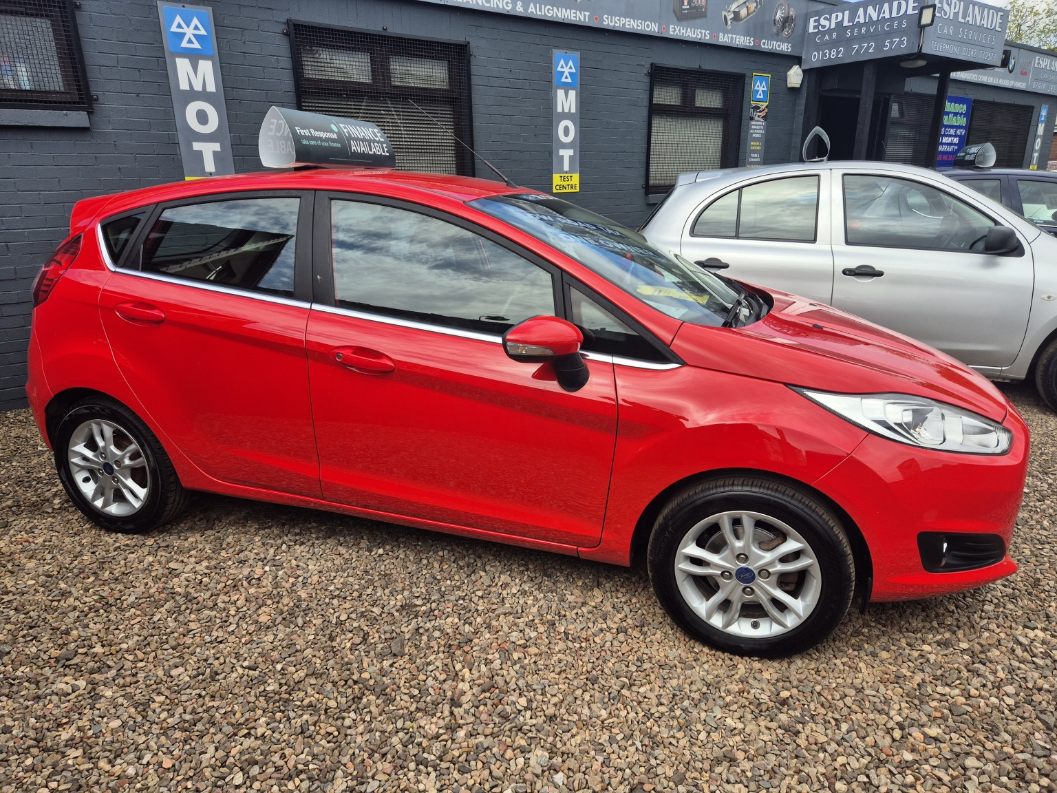 2014 Ford FIESTA 1.0 T EcoBoost Zetec, exterior view 4