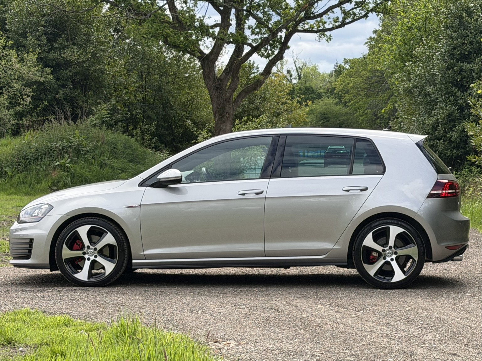2015 Volkswagen GOLF 2.0 TSI BlueMotion Tech GTI, exterior view 2