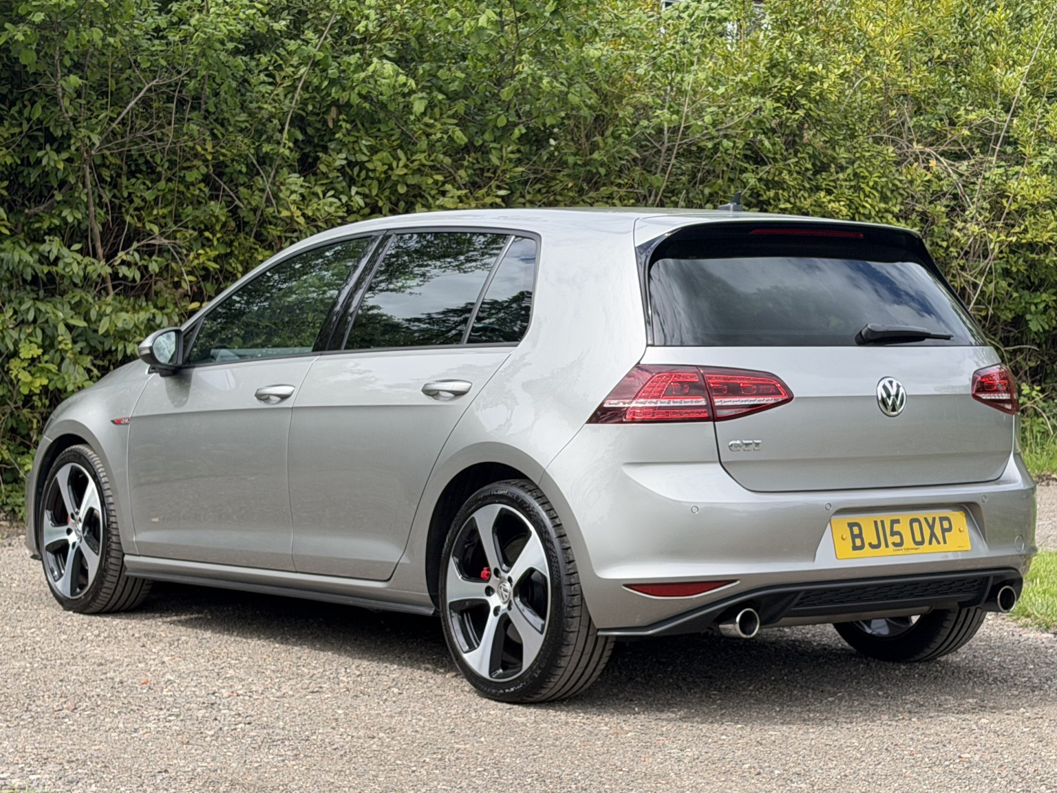 2015 Volkswagen GOLF 2.0 TSI BlueMotion Tech GTI, exterior view 3