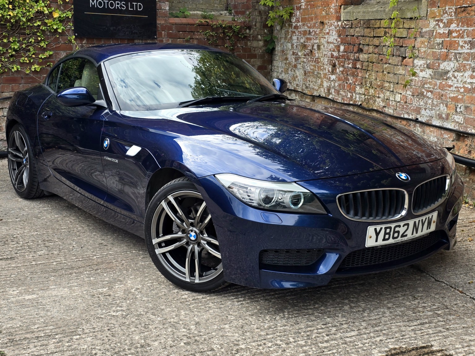 2012 BMW Z4 2.0 Z4 sDrive20i M Sport Roadster, exterior view 3