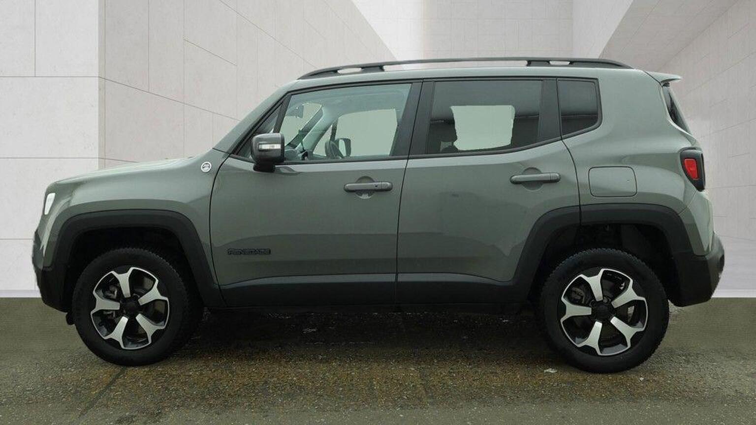 2022 Jeep RENEGADE 1.3 GSE T4 11.4kWh Trailhawk Auto 4xe Euro 6 (s/s) 5dr, exterior view 3