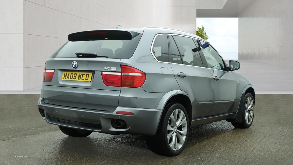 2009 BMW X5 3.0 X5 xDrive30d M Sport, exterior view 3