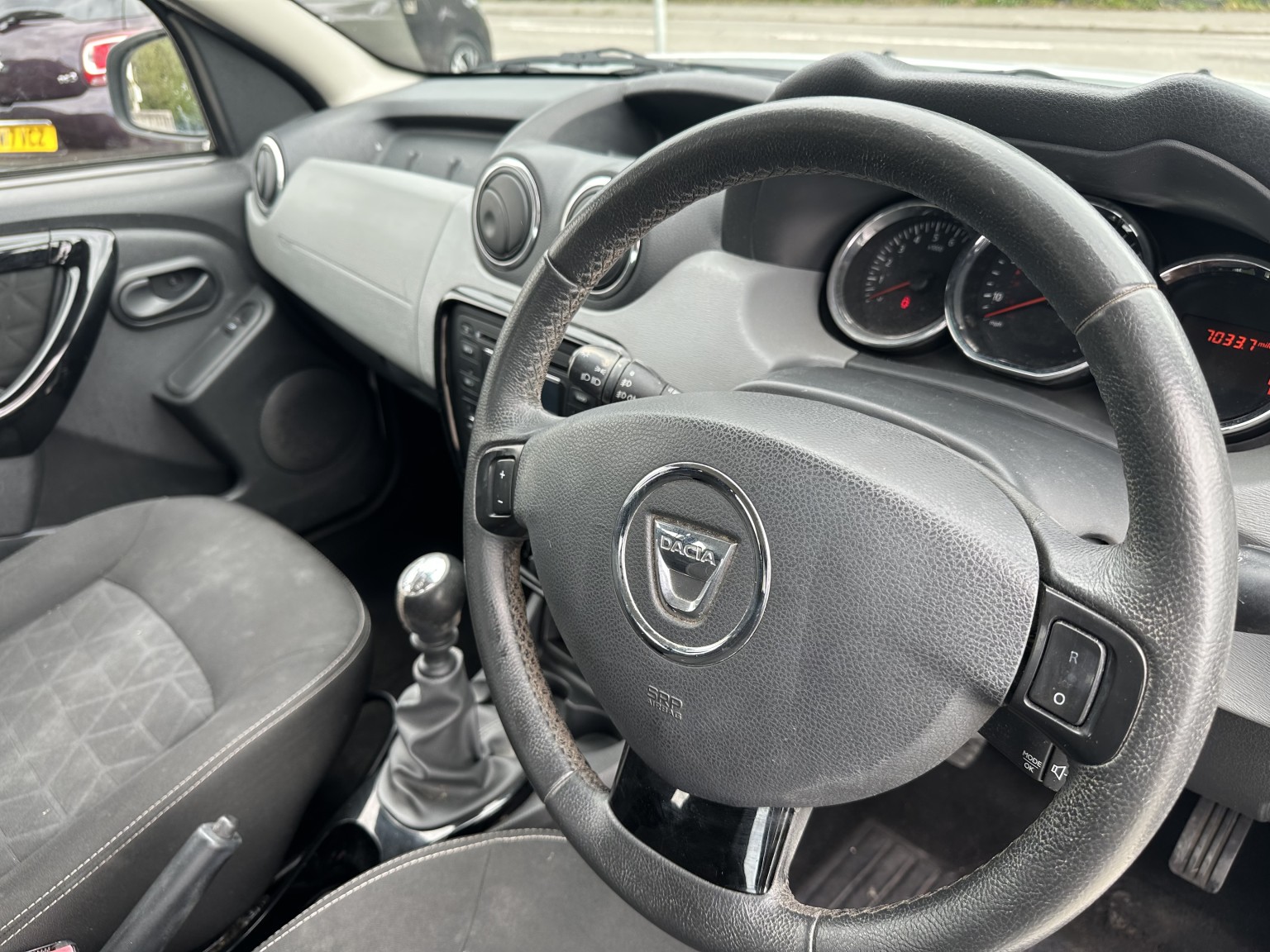 2016 Dacia DUSTER 1.5 Laureate dCi 110 4x2, exterior view 2