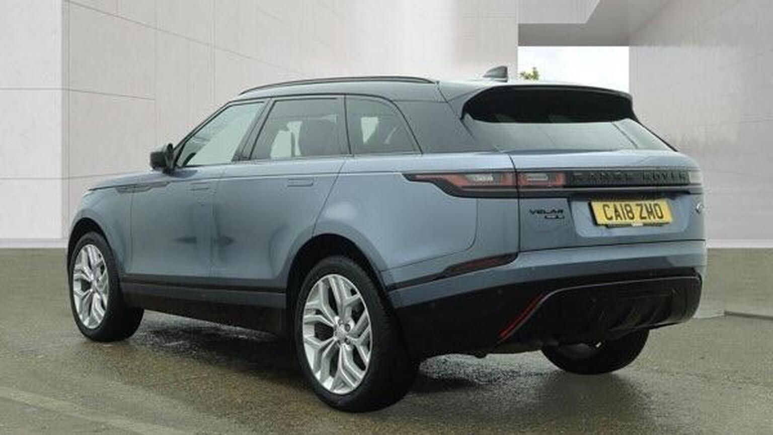 2018 Land Rover RANGE ROVER VELAR 2.0 D240 R-Dynamic SE Auto 4WD Euro 6 (s/s) 5dr, exterior view 3