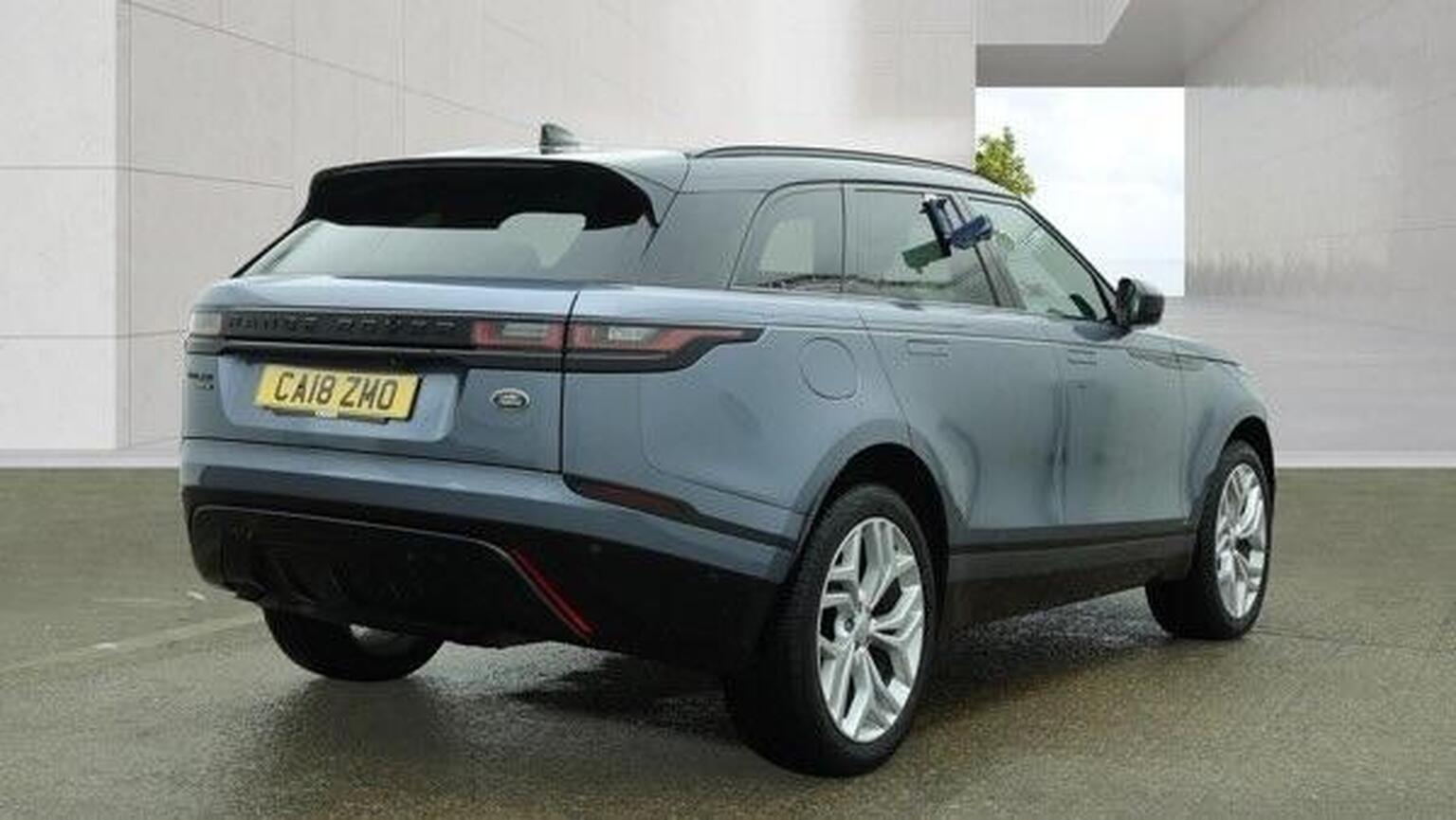 2018 Land Rover RANGE ROVER VELAR 2.0 D240 R-Dynamic SE Auto 4WD Euro 6 (s/s) 5dr, exterior view 4