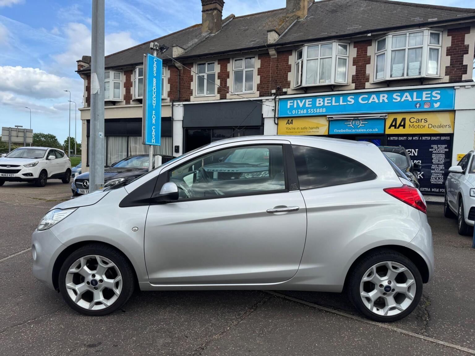 2013 Ford KA 1.2 Titanium Euro 5 3dr, exterior view 2