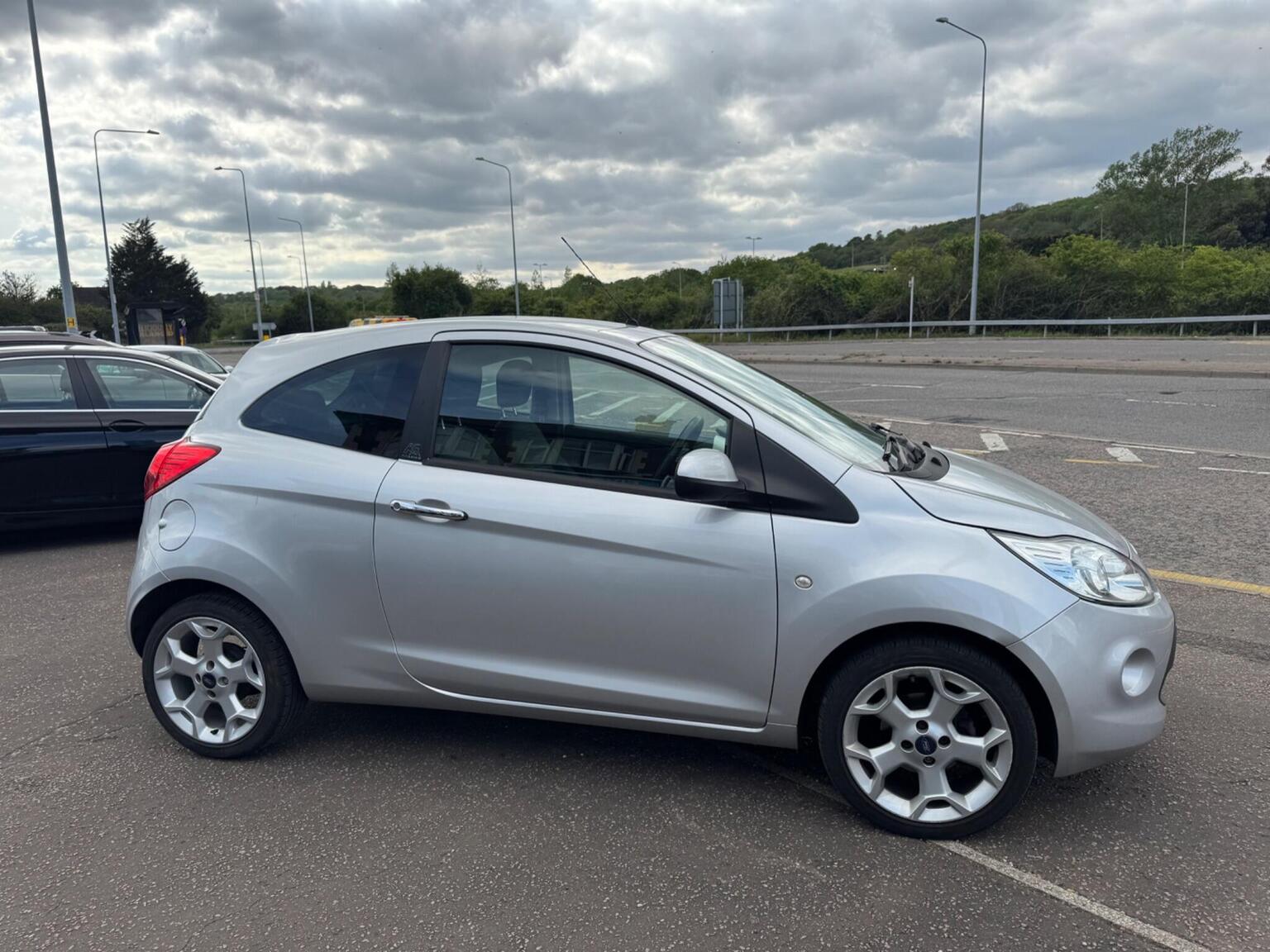2013 Ford KA 1.2 Titanium Euro 5 3dr, exterior view 4